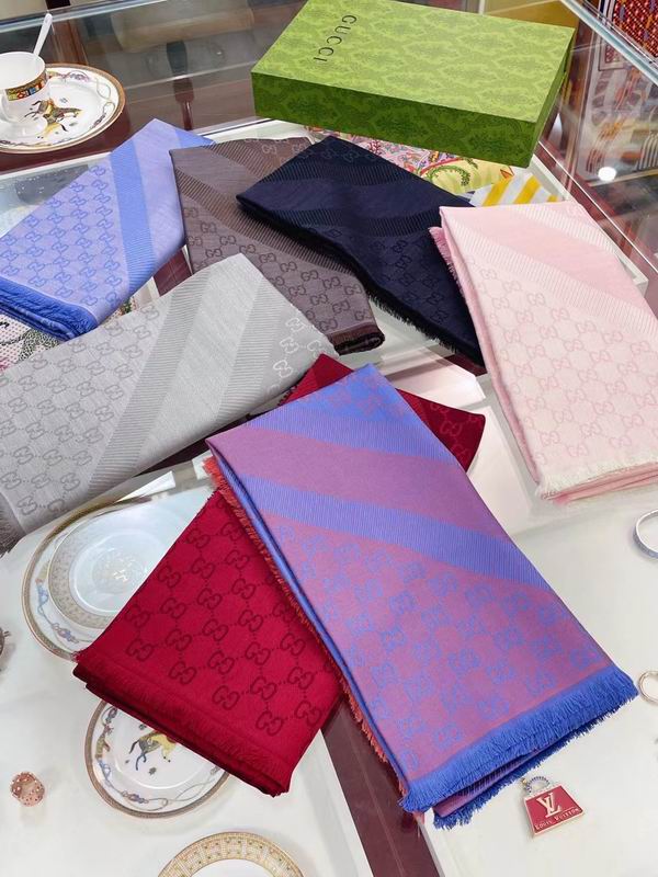 Gucci scarf 140X140cm E062202